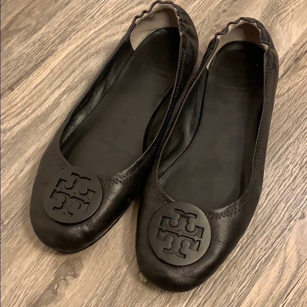 8.5 Tory Burch black ballet flats.
